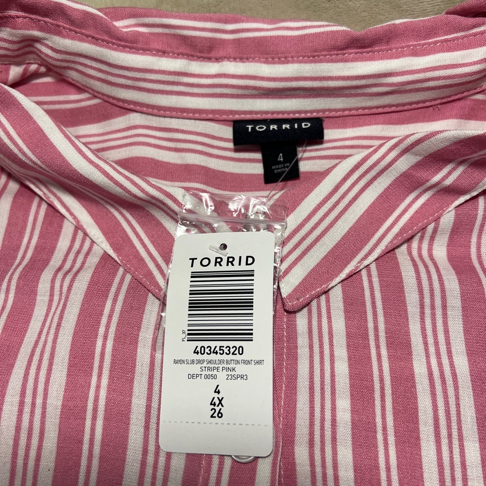 NWT Torrid Women Plus Pink/ White Striped Button-Up Long Sleeve Blouse Sz 4X A2 - Picture 3 of 10